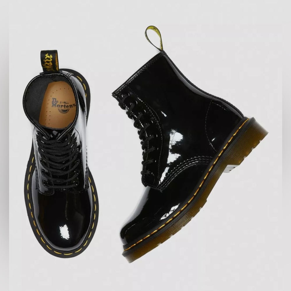 Dr. Martens 1460 AirWair Black Leather Boots 11821 - Size Men 4 / Women 5 - NEW